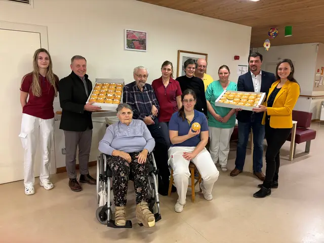 Stefanie Dafert, Nadja Exl, Emma Wagner, Josef Ramharter, Willibald Stark, Manuela Theurer, Roswitha Astner, Fritz Wanko, Andrea Kargl-Scharf, Direktor Rainer Hirschmann und  Viktoria Hutter | Foto: VPNÖ