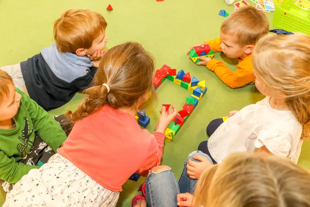 Ab dem Studienjahr 2026/27 werden zusätzliche Studienplätze an Fachhochschulen geschaffen, um den steigenden Bedarf an Fachkräften für Kindergarten-Pädagogik zu decken. | Foto: PID/Christian Fürthner