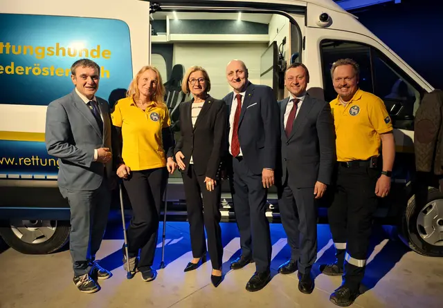 Anton Erber, Karin Kuhn, Johanna Mikl-Leitner, Gerald Höchtel, Johann Höfinger und Stefan Tucek. | Foto: Christian Nowotny