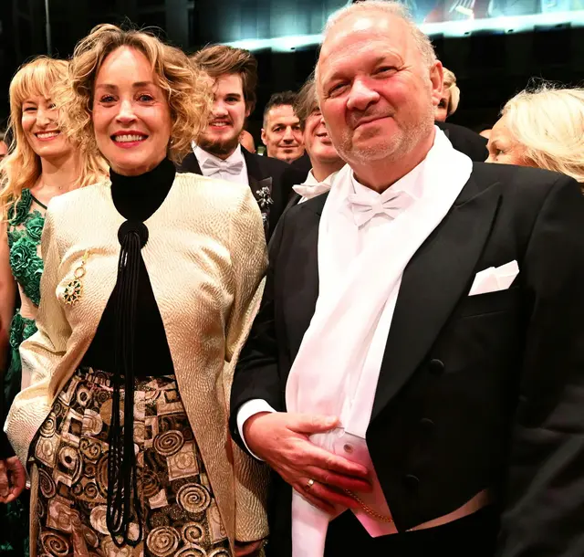 Sharon Stone und Karl Guschlbauer. | Foto: 	APA-Images / APA / HELMUT FOHRINGER