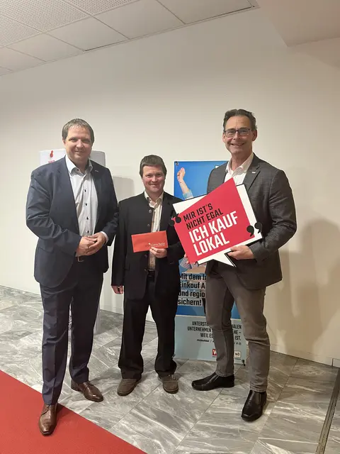 Bezirksstellenobmann Mario Burger, Roman Heinrich, Bezirksstellenleiter Gernot Binder. | Foto: WKO Bst St. Pölten