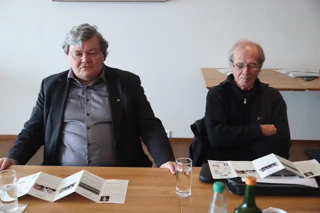 Harald Haslmayr und Günter Seifert präsentierten gemeinsam das Programm für die Philharmonischen Klänge 2026. | Foto: MeinBezirk/Herwig Brucker