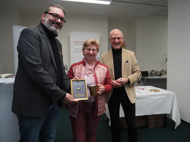 Auszeichnung für Herta Dirnberger, eine langjährige Unterstützerin des Leobener Wirtschaftsfrühstücks | Foto: Gaube