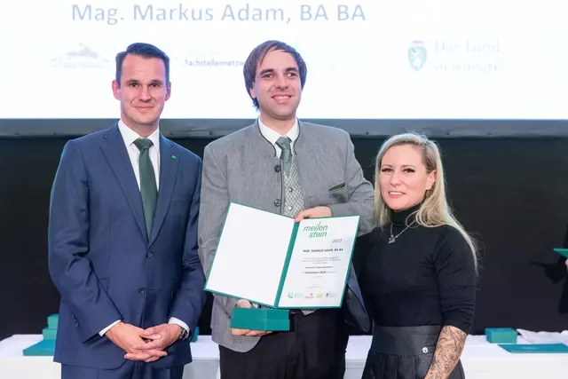 Der Musikschullehrer Markus Adam (Mitte) wurde in Graz geehrt. | Foto: Land Steiermark/Nicholas Martin
