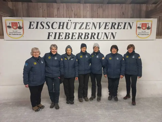 Rang 2: EV Fieberbrunn, Maria Bucher, Lisi Astner, Irmgard Gschnaller, Annemarie Holzmann Seisl, Manuela Trixl, Maria Tschiltsch und Barbara Trixl