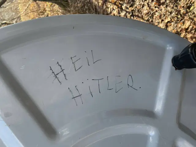 Illegale Graffitis in der Nähe von Jugend- und Sportangeboten sorgen für Besorgnis. | Foto: MeinBezirk