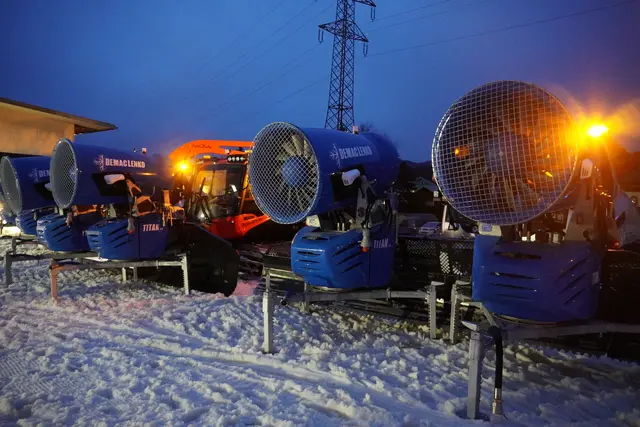 Die Schneekanonen konnten besichtigt werden. | Foto: Emanuel Hasenauer