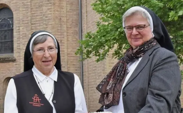 Sr. Elvira Reuberger und Generaloberin Sr. Franziska Bruckner
 | Foto: Wolfgang Zarl