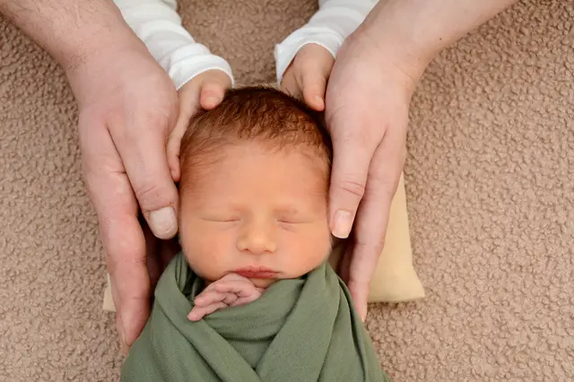 Name: Nico
Geburtsdatum: 28.01.2026
Gewicht: 2.420 g
Größe: 49 cm
Eltern: Stefanie Kopatsch und Alexander Müller aus Traboch | Foto: Babysmile