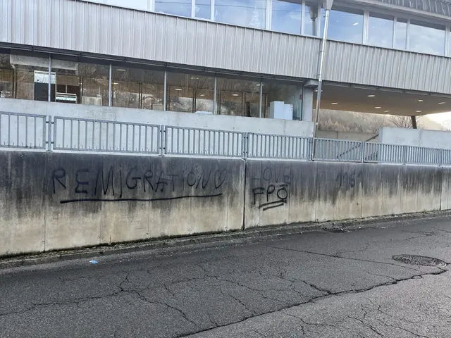 Der zunehmende Vandalismus im Stadtgebiet bereitet dem Leiter des Umweltamts Hall, Michael Neuner große Sorgen. | Foto: MeinBezirk
