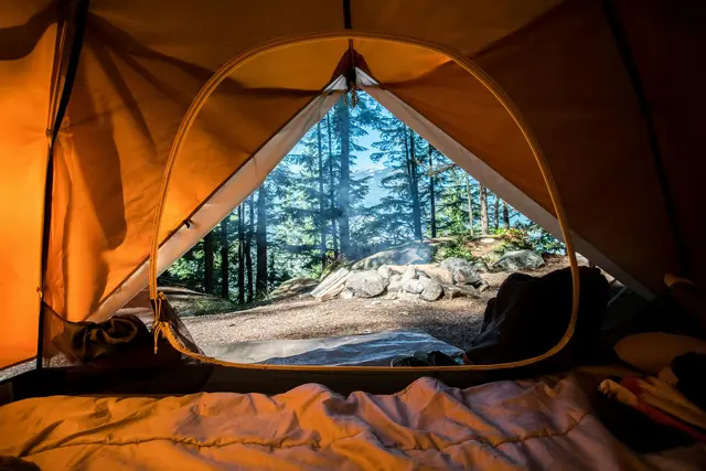 Die steirischen Camping- und Stellplätze haben 2025 insgesamt 756.680 Nächtigungen verzeichnet.  | Foto: unsplash/Scott Goodwill