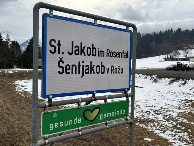 Seit 2017 gibt es die zweisprachige Ortstafel. | Foto: MeinBezirk.at/Michaela Erlacher