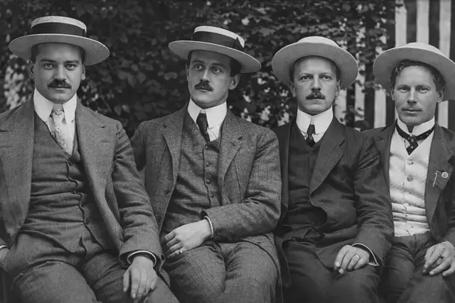 Vier Mitglieder der Rieder Liedertafel besuchten und bewerteten im Jahr 1913 alle 46 Gaststätten der Stadt.  | Foto: Doms
