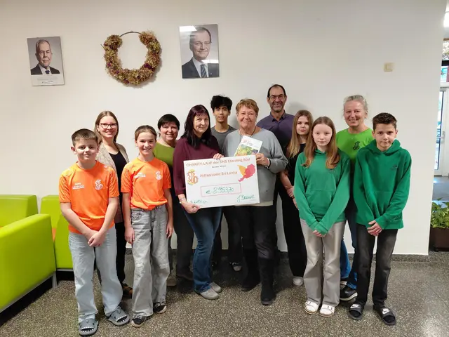 Die 9.000 Euro kommen einem Verein zugute, der den bedürftigen Menschen in Sri Lanka hilft.  | Foto: Josef Brandl