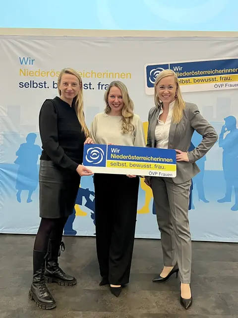 Bundesleiterin der ÖVP Frauen Abg. z. NR Juliane Bogner-Strauß, Landesobfrau der Wir Niederösterreicherinnen-ÖVP Frauen LAbg. Silke Dammerer und Sabine Kronberger | Foto: ÖVP Frauen