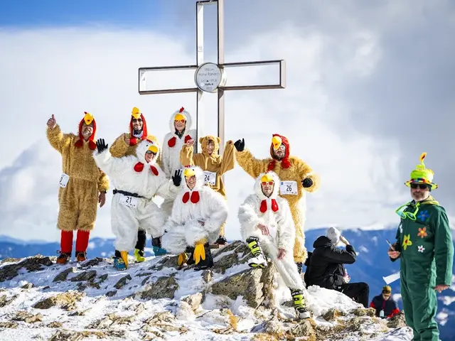 Bunte Kostüme begeisterten beim "Hohe Ranach Vertical" 2026. | Foto: Lucas Pripfl