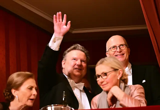 Wiens Bürgermeister Michael Ludwig (SPÖ) mit seinem diesjährigen Opernball-Gast Peter Tschentscher, SPD-Bürgermeister von Hamburg. | Foto: APA-Images / APA / ROLAND SCHLAGER