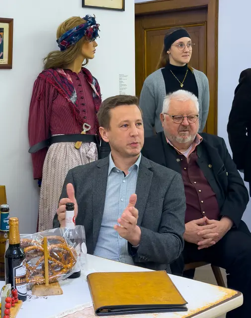 Martin Paminger und seine Frau habenn die Bier- und Likörproduktion sowie das Café von den Trappisten im Juni 2025 übernommen.