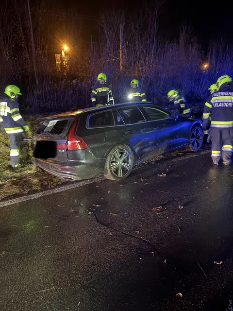 Am Donnerstagabend kam es zu einem Verkehrsunfall. | Foto: FF Niklasdorf
