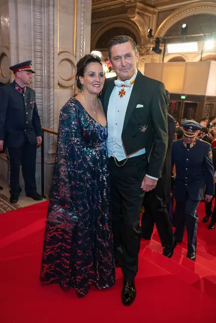 Infrastrukturminister Peter Hanke (SPÖ) mit Ehefrau. | Foto: APA-Images / Andreas Tischler