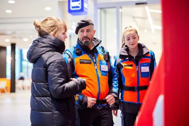 Immer wieder kämen auch Securitys nicht nur an Bahnhöfen, sondern an Bord zum Einsatz, so die ÖBB. | Foto: ÖBB/Scheiblecker
