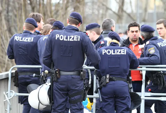 Die Polizei wird am Sonntag mit einem Großaufgebot bei der Generali Arena unterwegs sein. (Archiv) | Foto: APA-Images / EXPA