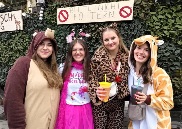 Ein süßer Zoo. Julia Hagn, Sophie Löschl, Nathalie Gratzl und Carmen Fink. | Foto: Christian Nowotny