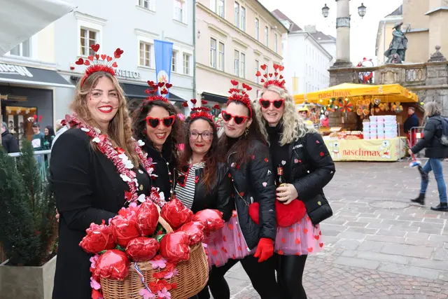Wenn der Faschingssamstag auf den 14. Februar fällt, darf natürlich auch die Liebe nicht fehlen. | Foto: MeinBezirk.at/Chiara Kresse