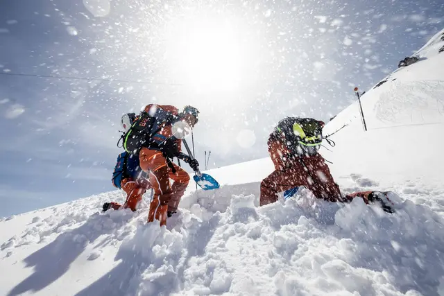 Ein Mann wurde beim Lawinenabgang in Sölden verletzt | Foto:  © Land Tirol/Simon Rainer / Symbolbild