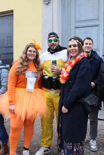 Melanie Zach, Christoph Peter und Sarah Hauer in bunten Kostümen fanden die Dinos am coolsten | Foto: Anna Seymann