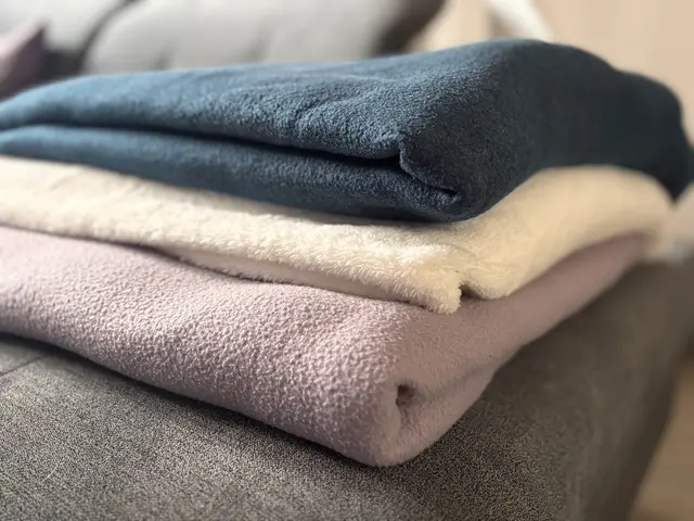 Decken, Bettwäsche, Hygieneartikel und lange haltbare Lebensmittel werden dringend benötigt. | Foto: Weymayer