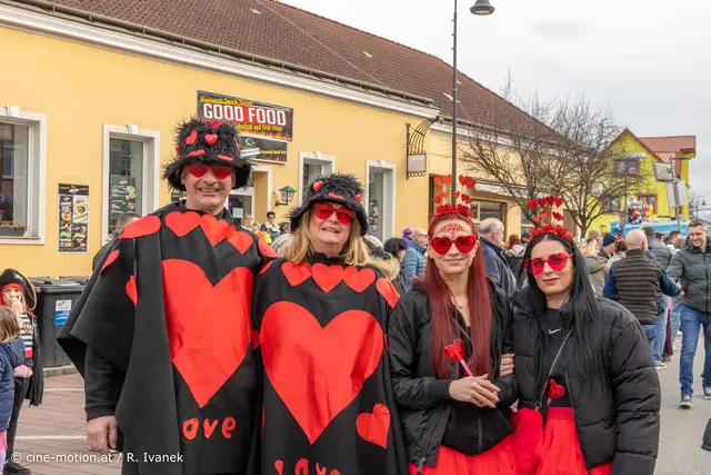 Ganz der Liebe verschrieben - mit viel Herz und Herzlichkeit. Es war auch gleichzeitig Valentinstag. | Foto: cine-motion.at / R. Ivanek