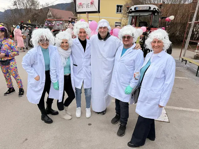 ÖVP Fraktion Völkermarkt als Chemiker mit Feuerwehrkommandant Bernhard Zeiner.