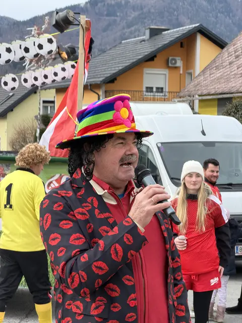 Obmann Fritz Pirstinger durfte sich über einen gelungenen Faschingsumzug freuen! | Foto: Traktorenverein Deutschfeistritz