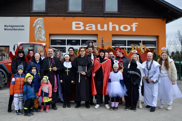 Die Freiwillige Feuerwehr Mönichkirchen präsentierte sich unter dem Motto „Himmel und Hölle“. | Foto: Elisabeth Peinsipp