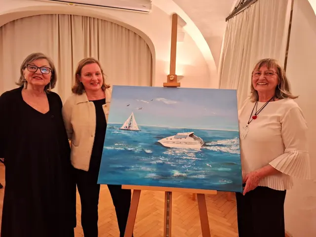 Gerlinde Witlatschil, Organisatorin, Sabine Gollmann, Leiterin AndersOrt Haus der Frauen, Maria „Margo“ Peinsipp, Künstlerin (v.l.n.r.). | Foto: AndersOrt Haus der Frauen