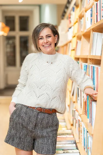 Starker Südsteiermark-Bezug: Autorin Judith Senoner lebt und arbeitet in Ratsch an der Weinstraße | Foto: dersaraweg.com, Ben Kaulfus