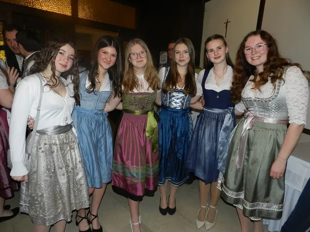Jasmin Katzensteiner, Helene Maier, Antonia Prugger, Leonie Jedlicka, Vanesa  Donner-Zeller,  Laura Sophie Edelmaier von der Landjugend | Foto: Heribert Punz