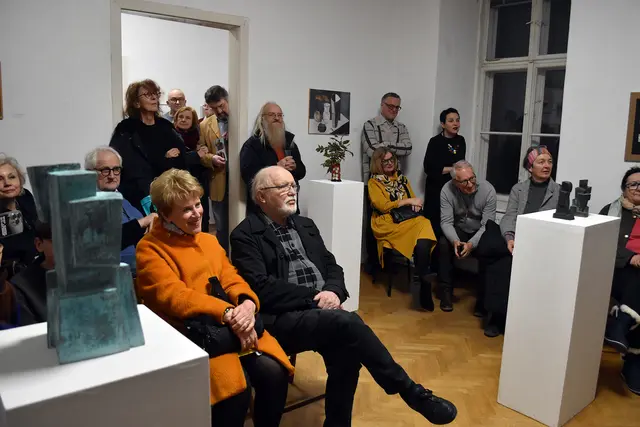 Viele Gäste bei der Eröffnung | Foto: Galerien Thayaland