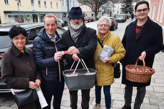 Etwas Süßes hatte die SPÖ Stainz für die Menschen übrig | Foto: Gerhard Langmann