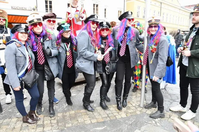 Alles war  in bester Stimmung in Murau, auch diese Polizistinnnen. | Foto: Anita Galler