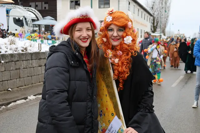 Hannah war mit ihrer Mutter Gabi auf dem Raaber Faschingsumzug. | Foto: Markus Bäumler/zema-medien.de