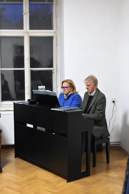 Ingrid Hofbauer und Willi Brenner spielten zur Eröffnung am Klavier | Foto: Galerien Thayaland