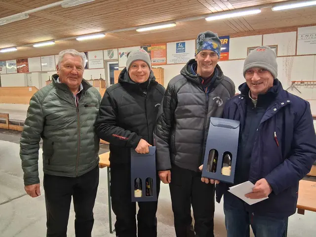 Rang 8 EC Rummlerhof, mit Alois Hirzinger, Benny Hensel, Michael Lackner und Michael Aberger, nicht im Bild Walter Schiegl | Foto: Brigitte Müller; Herta Stöckl