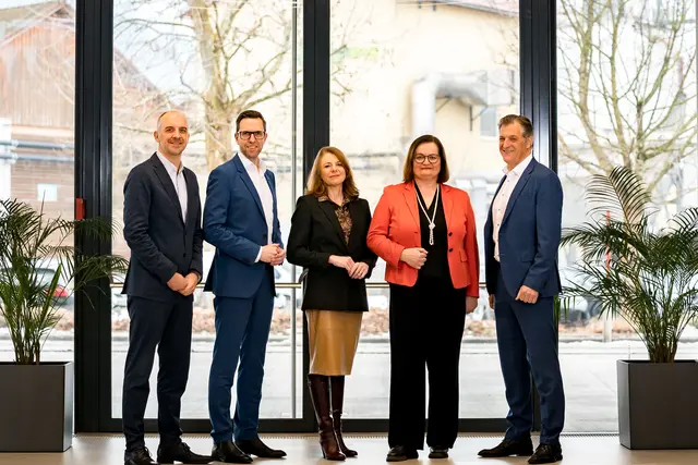 "Frischer Wind" bei Welser Profile: Der Aufsichtsrat bestehend aus Christoph Knogler, Anette Klinger und Martina Scheibelauer mit CEO Thomas Welser (r.) und CFO Nicolas Longin (l.) | Foto: Welser Profile GmbH