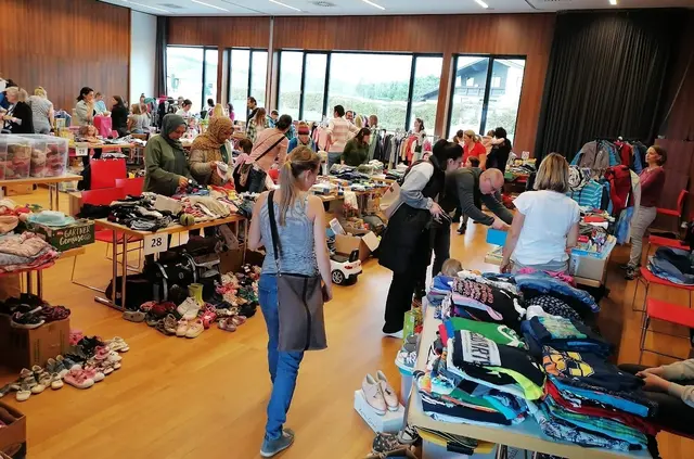Der Kinderartikel-Basar im VAZ Oberndorf. | Foto: 5+ Frauen
