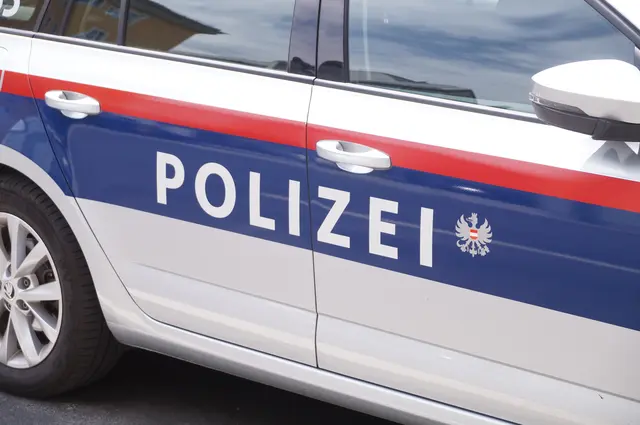 Die Polizei war bei diesem Unfall auch im Einsatz. | Foto: MeinBezirk
