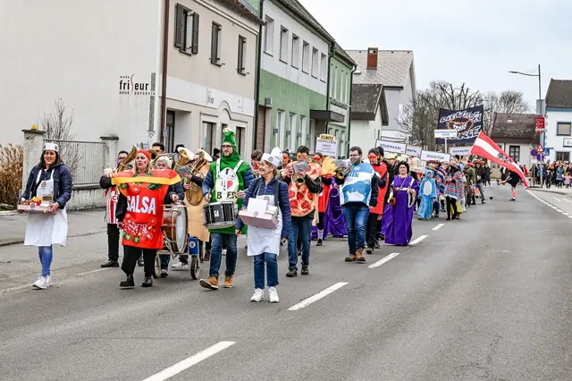 In Illmitz waren nach 30 Jahren wieder die Narren im Ort unterwegs.  | Foto: Marktgemeinde Illmitz