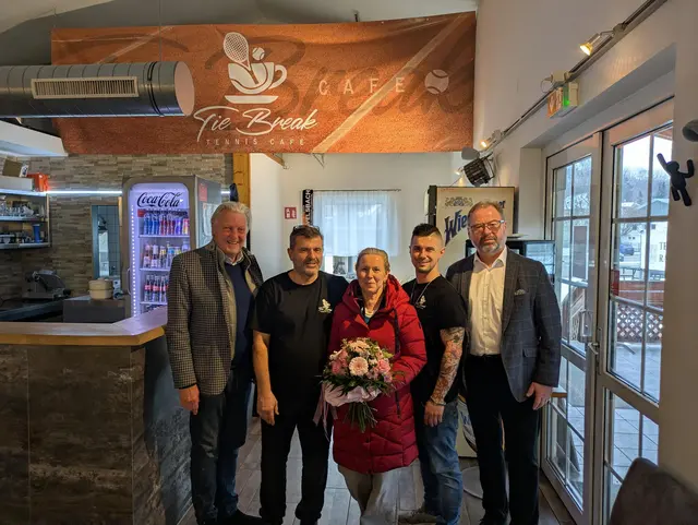 Bezirksstellenobmann Alfred Babinsky, Reinhard Pühler mit Gattin Renate, Manuel Pühler, Bezirksstellenausschussmitglied Reinhard Indraczek | Foto: Julius Gelles