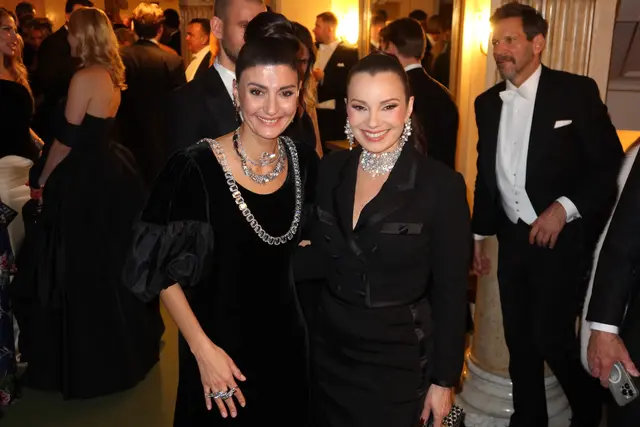 Schauspielerin Fran Drescher (r.) und Giovanna Battaglia Engelbert, italienische Unternehmerin und Global Creative Director der Swarovski Group, verstanden sich brillant. | Foto: Patricia Hillinger/MeinBezirk